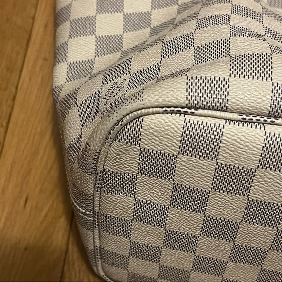 Louis Vuitton Neverfull MM - Picture 6 of 15